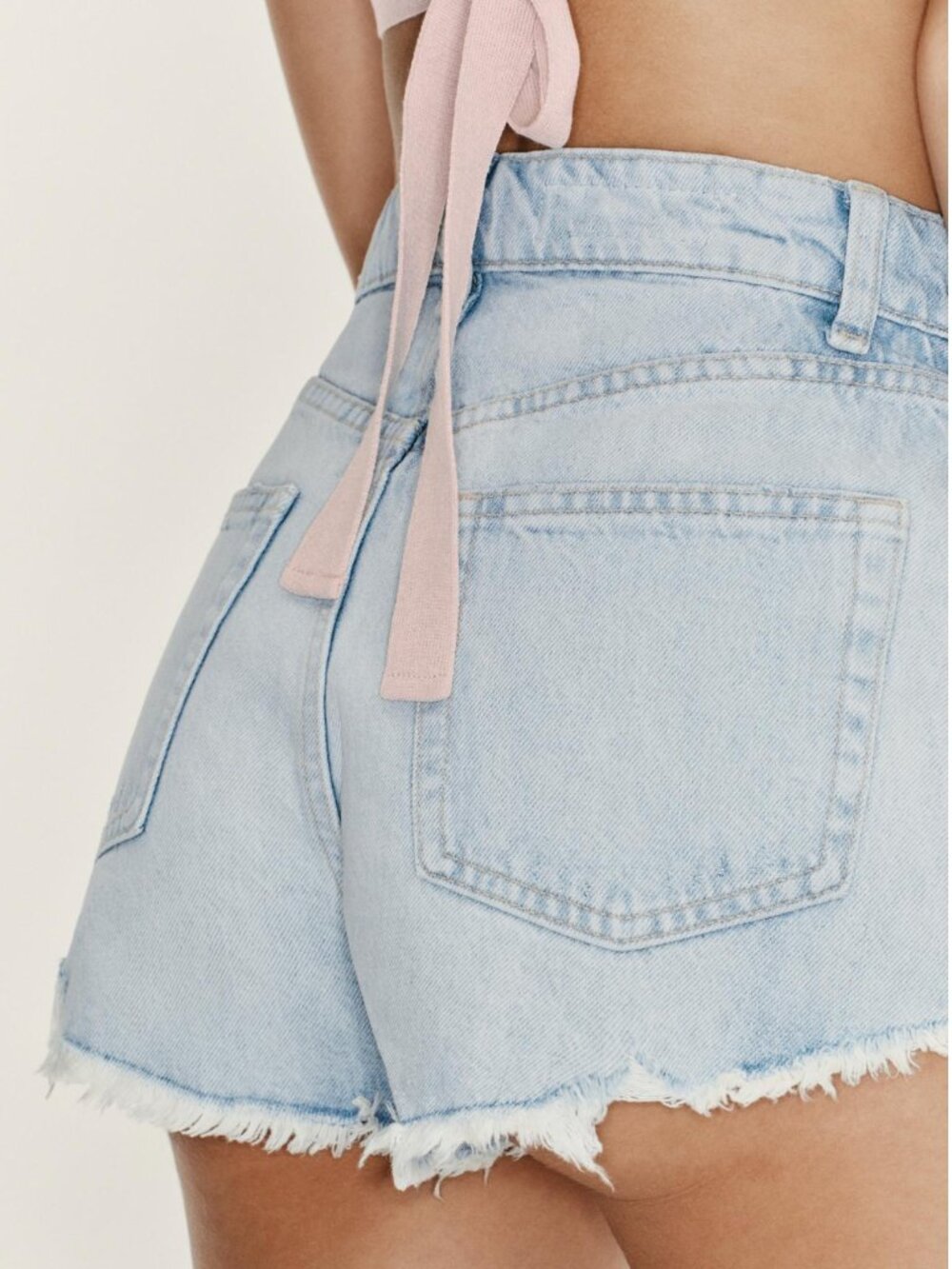 ZARA TRF Mid-Rise Ripped Denim Shorts Light Wash Raw Hem Size US 4 / EU 36 - Picture 2 of 12
